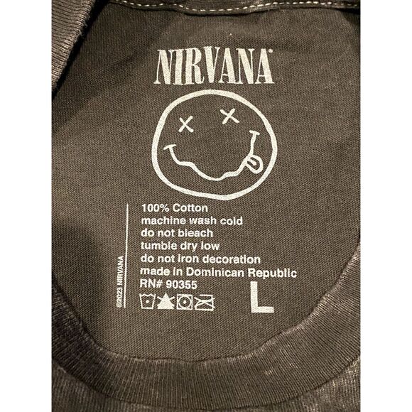 Nirvana Vintage Style Smile Back Short Sleeve Unisex T Shirt Crew Neck L Black - Picture 10 of 15